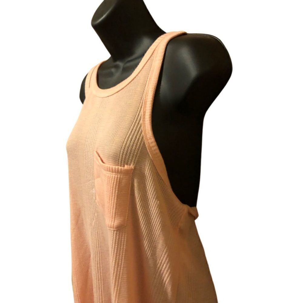 SO peach colored Crew Pocket Tank size L